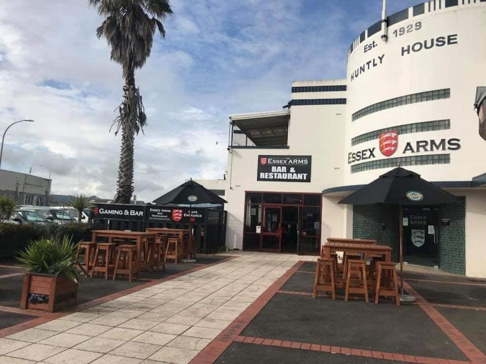Essex Arms Motel Huntly Bagian luar foto